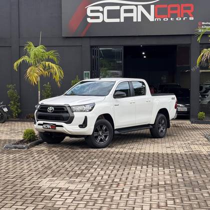 TOYOTA HILUX 2.8 D-4D TURBO DIESEL CD SR 4X4 AUTOMÁTICO TOYOTA HILUX 2.8 D-4D TURBO DIESEL CD SR 4X4 AUTOMÁTICO